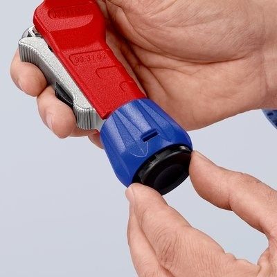 2. Knipex 90 31 02 SB hand pipe cutting tool Pipe cutter