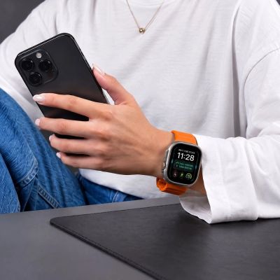 5. Tech-Protect Silicone Line Strap for Apple Watch 44 / 45 / 46 / 49 mm - Orange