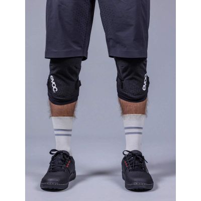 5. EVOC Knee Protectors Ls Flex Enduro Black