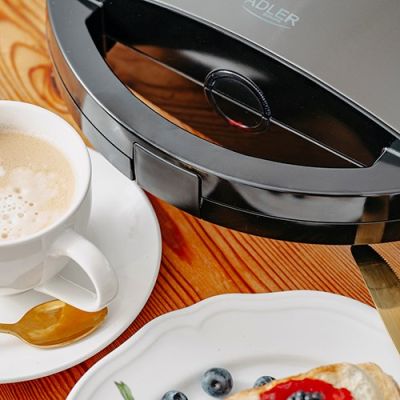 9. ADLER AD 3069 sandwich maker