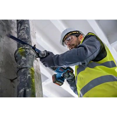 4. Bosch GSA 185-LI 2900 spm Black