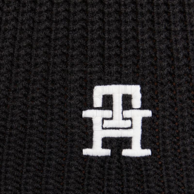 7. Tommy Hilfiger Monogram W scarf AW0AW14288