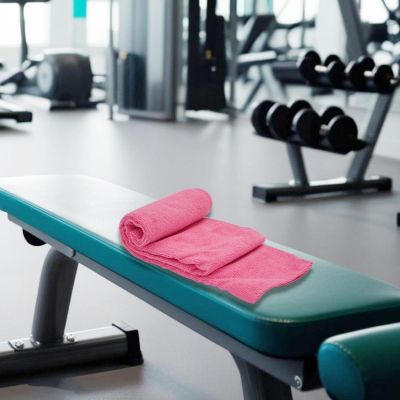 3. QUICK-DRYING SPORTS TOWEL WITH STORAGE BAG 80X40CM DUNLOP PINK