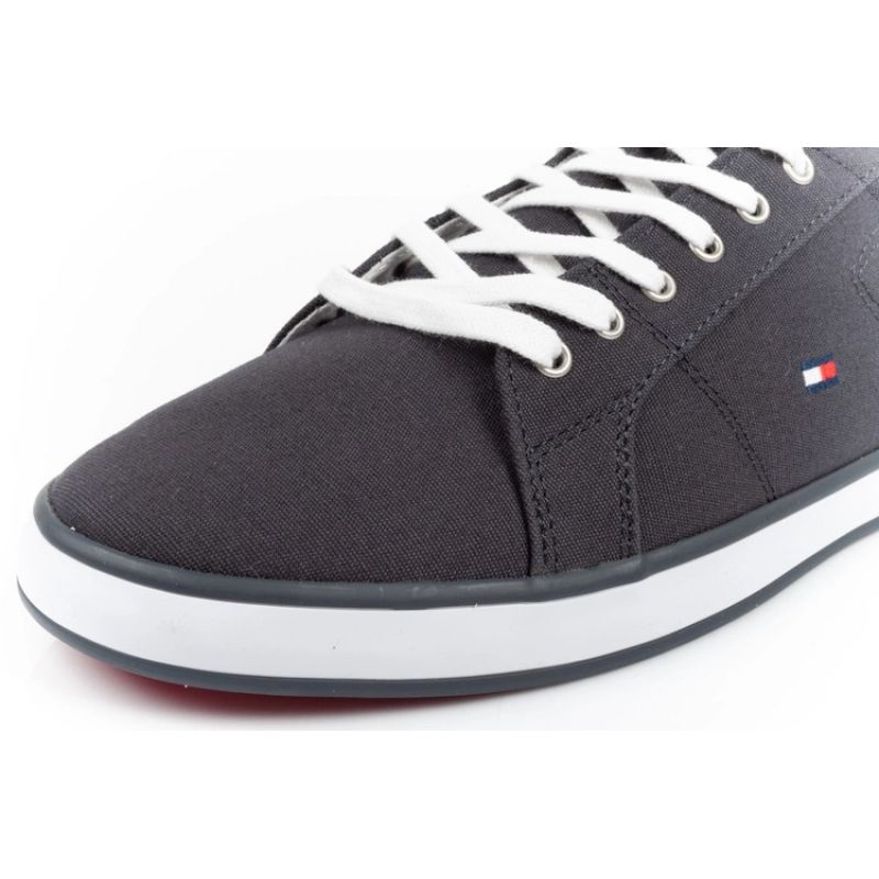 11. Tommy Hilfiger sneakers M FM0FM00596403