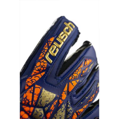 6. Reusch Attrakt Duo Evolution Gloves M 54 70 055 4411