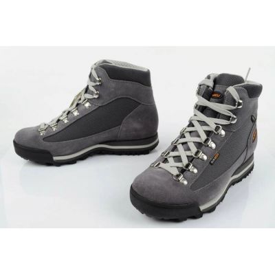 9. Aku Ultralight W 36510415 trekking shoes