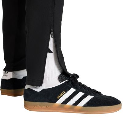 5. Men's adidas Tiro 26 Travel Sweat Pant black KF6072