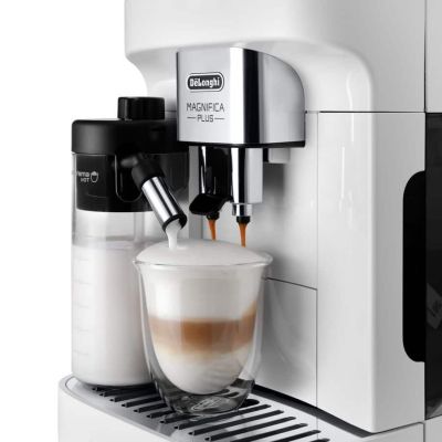 3. De'Longhi Magnifica Plus ECAM320.60.W Fully Automatic Espresso Machine 1.9 L