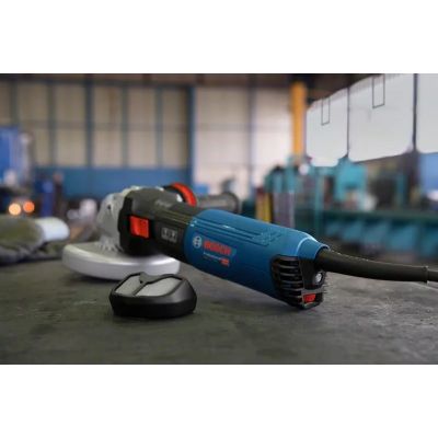 4. Angle Grinder 125mm 1700W 06017D0300 BOSCH