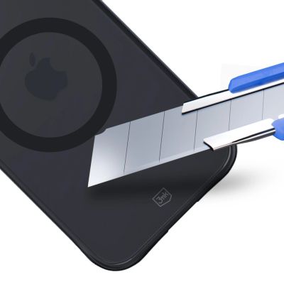 7. 3mk Smoke MagCase for iPhone 17 - Black Semi-Transparent