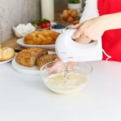 8. MPM MMR-25 hand mixer white 400W