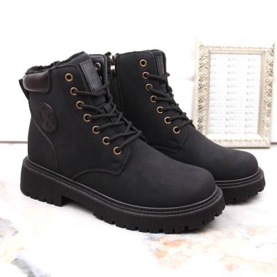 9. NEWS W EVE364A black insulated hiking boots with zipper