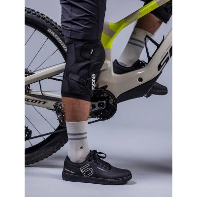 2. EVOC Knee Protectors Ls Flex Enduro Black