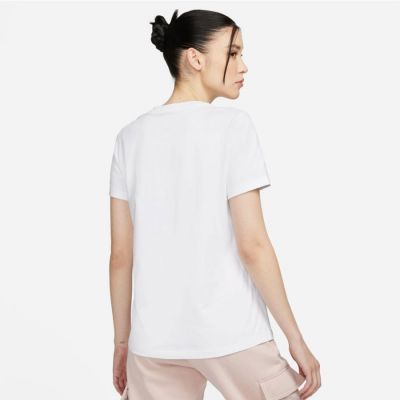 6. Nike Sportswear T-shirt W DN5878 063