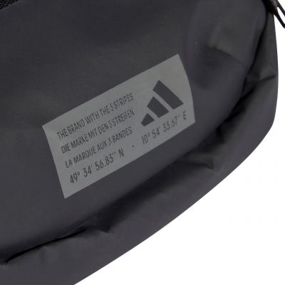 6. adidas Hybrid IT4588 bag
