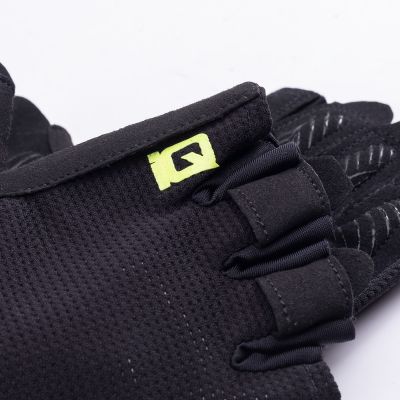 5. IQ Ilario M 92800595426 training gloves