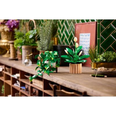 8. LEGO Botanical Collection 11512 - Hanging Golden Epipremnum