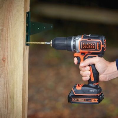 3. BLACK + DECKER SCREWDRIVER 18V BL186KB 2x1.5Ah