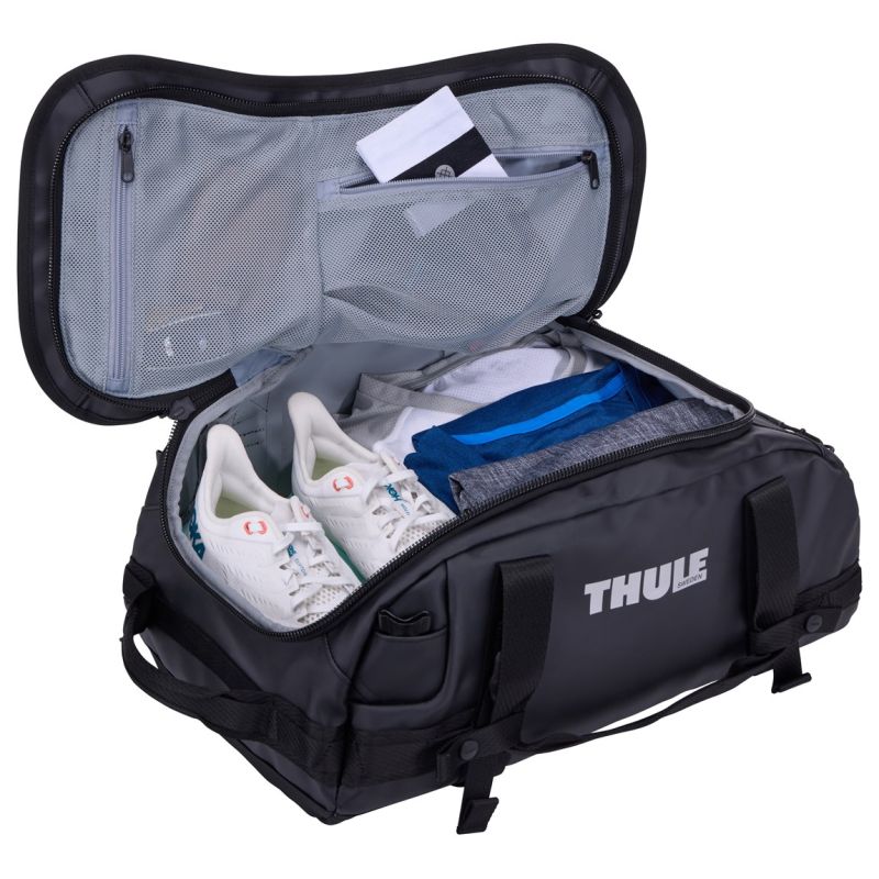 11. Thule Chasm TDSD301 Black Sports Bag 30L Polyester Black