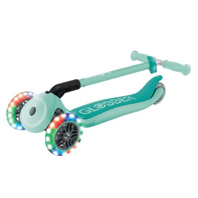 7. PRIMO FOLDABLE LIGHTS 3-Wheel Scooter (432-611-4)