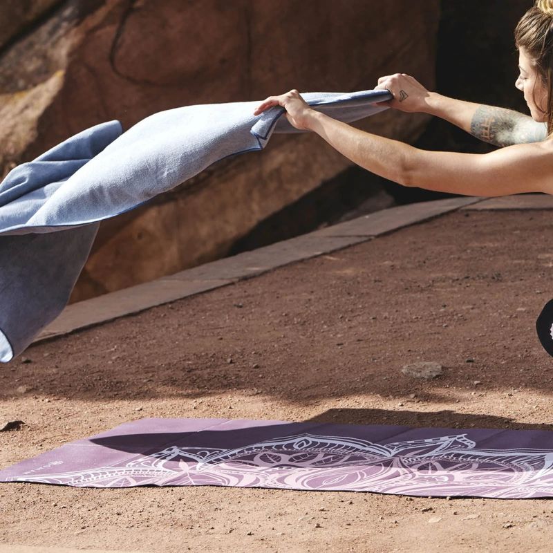 10. Gaiam Cranberry Point 2 MM 63640 yoga mat