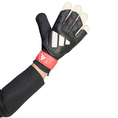 2. adidas Predator Training Goalkeeper Gloves Black KA7787