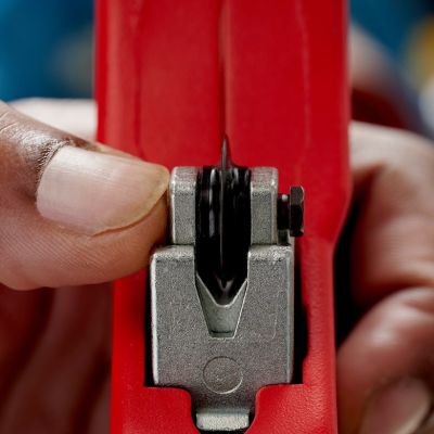 53. Knipex 90 31 03 BK hand pipe cutting tool Pipe cutter