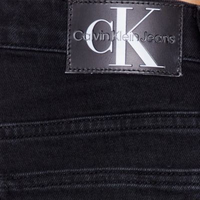 4. Calvin Klein Jeans Mom Jean W J20J221247