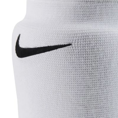 3. Nike Essential Knee Pads 2PPK NVP06-100 White M/L
