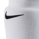 3. Nike Essential Knee Pads 2PPK NVP06-100 White M/L