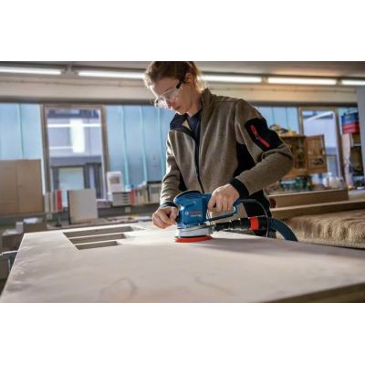2. Bosch GEX 34-150 Professional Random Orbital Sander 12000 RPM 24000 OPM Black, Blue, Grey, Red