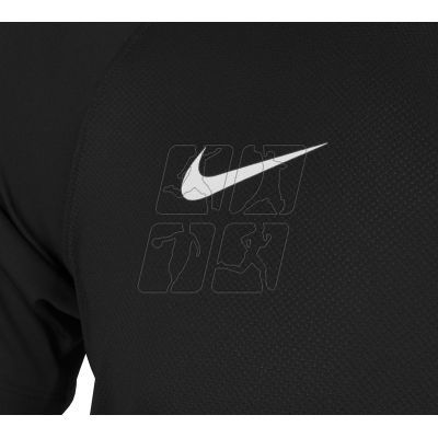 4. Nike Dry Squad Top Junior 859877-010 football jersey