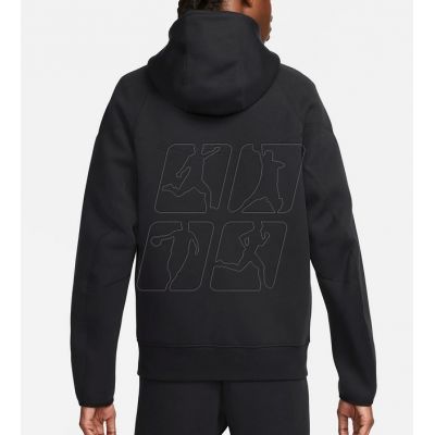2. Nike Tech Fleece M FB7921-010 sweatshirt