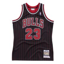 Mitchell & Ness Michael Jordan Chicago Bulls 1995/96 Authentic Jersey - AJY4AC18126-CBUBLCK96MJO