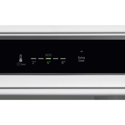 5. ELECTROLUX ERD6DE18S1 refrigerator
