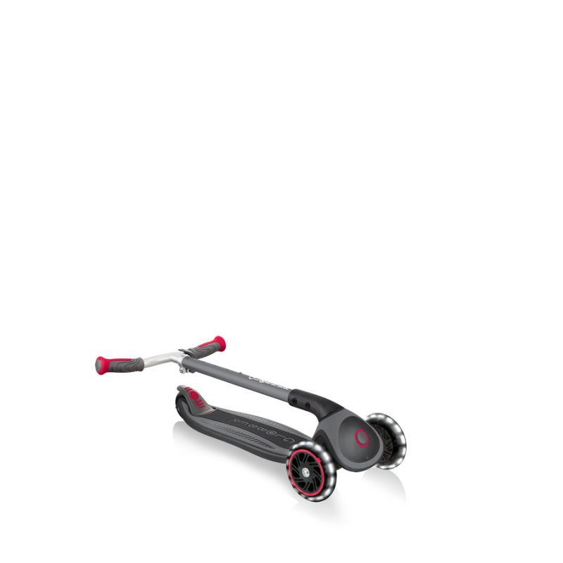 9. Globber Master Lights 3-wheel scooter 662-120-2 HS-TNK-000015844