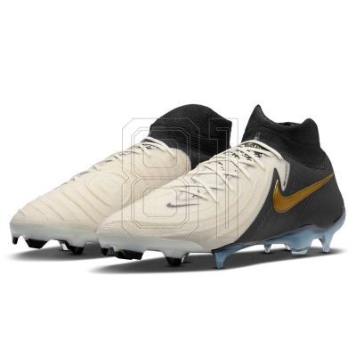 3. Nike Phantom Luna II Elite M FJ2572-100 football boots