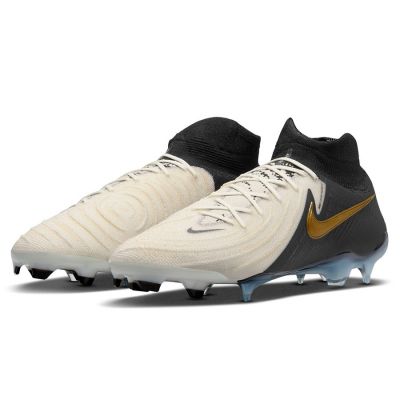 3. Nike Phantom Luna II Elite M FJ2572-100 football boots