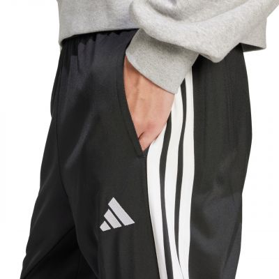 5. adidas 3-Stripes Tricot Regular Tapered Pants M JI8809