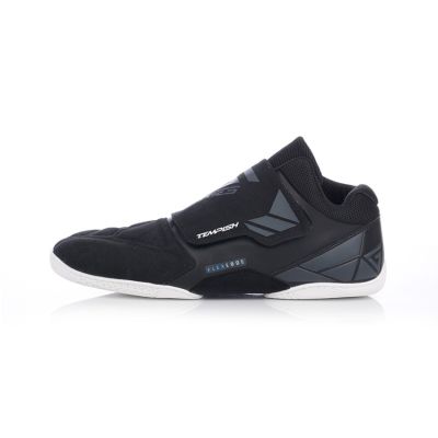 2. TEMPISH Elite Pro Goalkeeper Boots