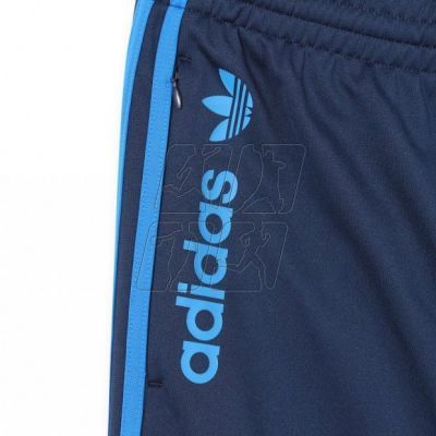 4. adidas Originals Diver M M30190 pants