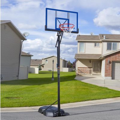 21. Lifetime New York 90000 Basketball Stand