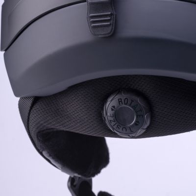 4. Iguana Fangi Helmet 92800622351