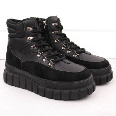 2. Hiking boots on the News W EVE450A platform