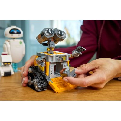 11. LEGO Disney Pixar 43279 WALL-E and EVE