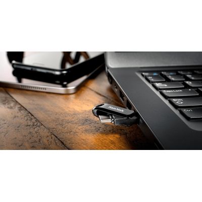 9. Pendrive SanDisk Ultra Dual GO SDDDC3-032G-G46 (32GB; USB 3.0, USB-C; black)