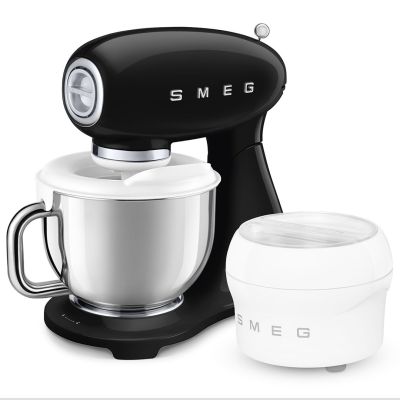 15. SMEG SMF05BLEU food processor