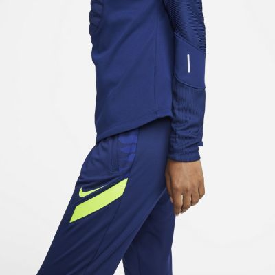4. Nike Therma-FIT Strike Winter Warrior W sweatshirt DD0694-492