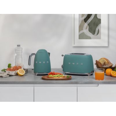 16. Smeg Wasserkocher 50s Style Emerald Green Kettle