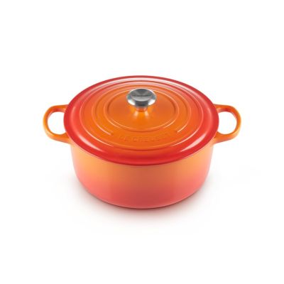 2. Le Creuset Signature Roaster Round Oven 28cm Red